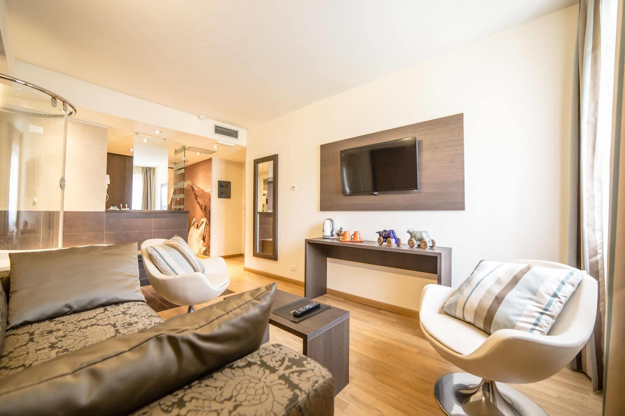 Hb Aosta Hotel & Balcony Spa Экстерьер фото