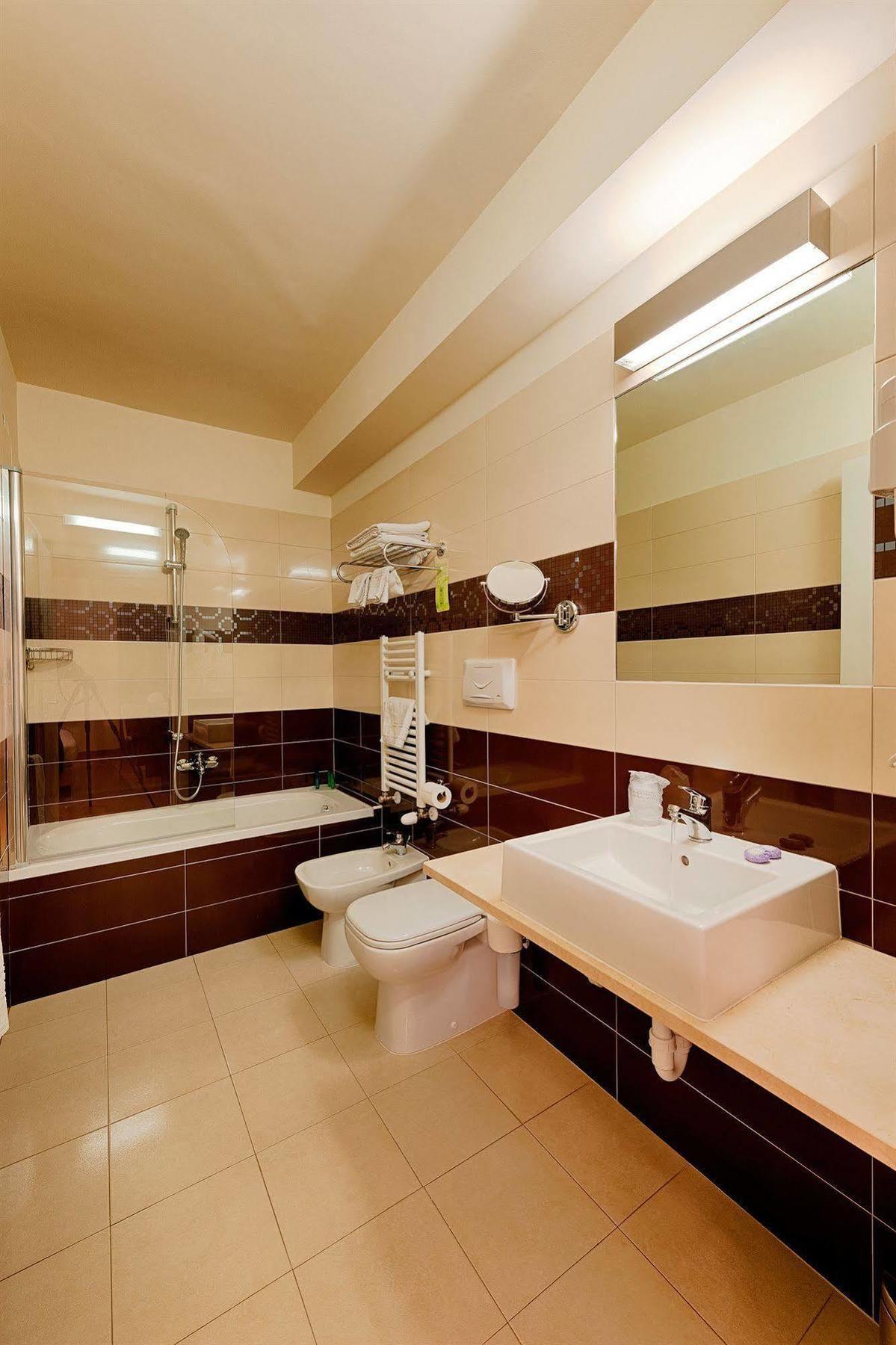 Hb Aosta Hotel & Balcony Spa Экстерьер фото