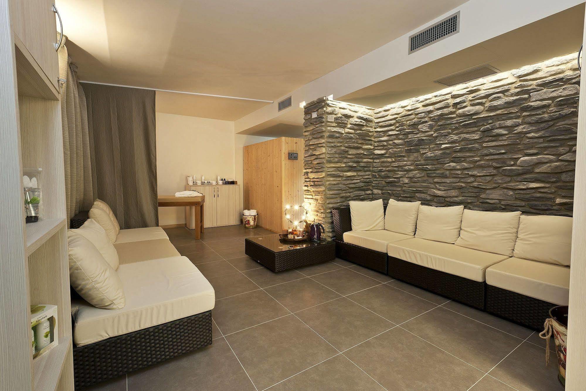 Hb Aosta Hotel & Balcony Spa Экстерьер фото